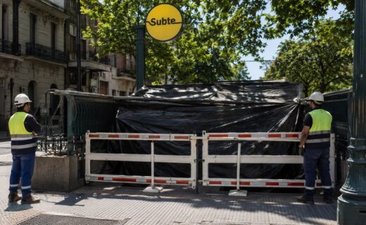 Acceso a la estación Medrano de la Línea B cerrado temporalmente por las obras de renovación integral.