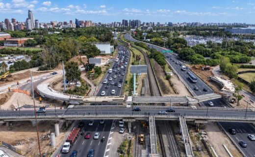 Trabajos y cierre parcial del tránsito en el Puente Labruna sobre la autopista Cantilo, en el barrio porteño de Núñez.