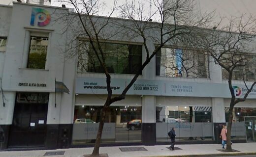 Fachada de la Defensoría del Pueblo de Buenos Aires, institución que participa junto al Centro Ana Frank en el proyecto Desarmando Discursos de Odio III.