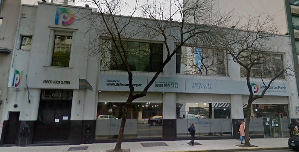 Fachada de la Defensoría del Pueblo de Buenos Aires, institución que participa junto al Centro Ana Frank en el proyecto Desarmando Discursos de Odio III.