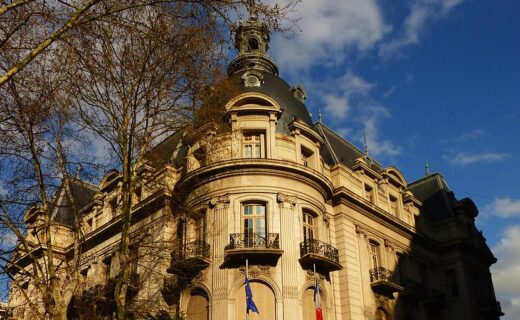 “La Embajada de Francia abre el Palacio Ortiz Basualdo de Buenos Aires para realizar visitas gratuitas con inscripción previa.”