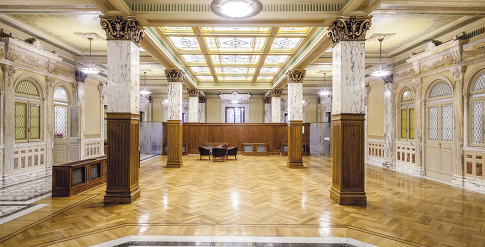 Interior de la sede de la Auditoría General de la Nación, con columnas, escaleras y detalles arquitectónicos de uno de los edificios incluidos en Open House Buenos Aires 2026.