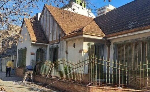 Chalet histórico de Campana 3406, en Villa del Parque, cuya preservación motiva una convocatoria vecinal ante el riesgo de demolición.