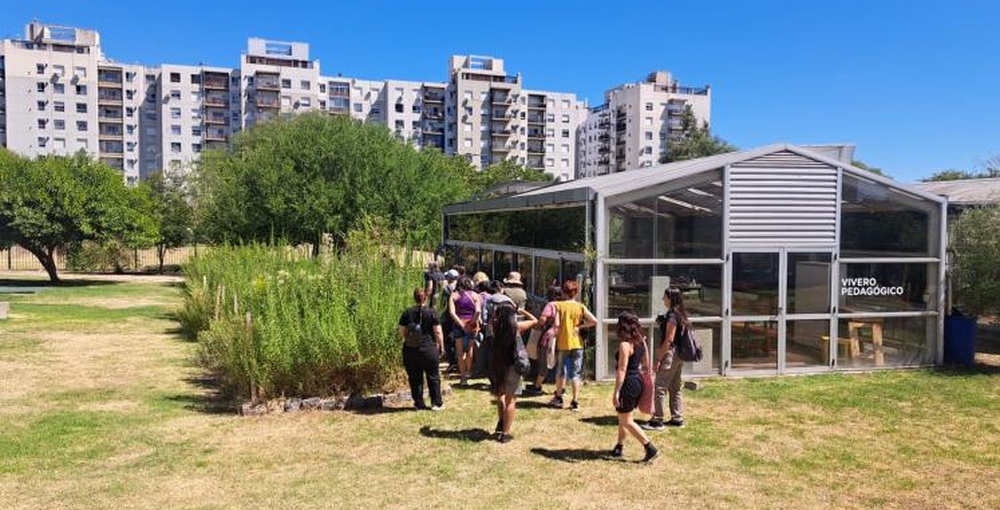 Visitas guiadas gratuitas en el Paseo Ambiental del Sur de Villa Soldati, con recorridos por sus huertas, viveros, humedales y espacios de energías renovables.