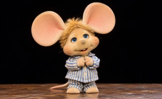 Homenaje a Peppino Mazzullo, fallecido a los 100 años, quien dio voz a Topo Gigio entre 1961 y 2006 y acompañó la infancia de generaciones.