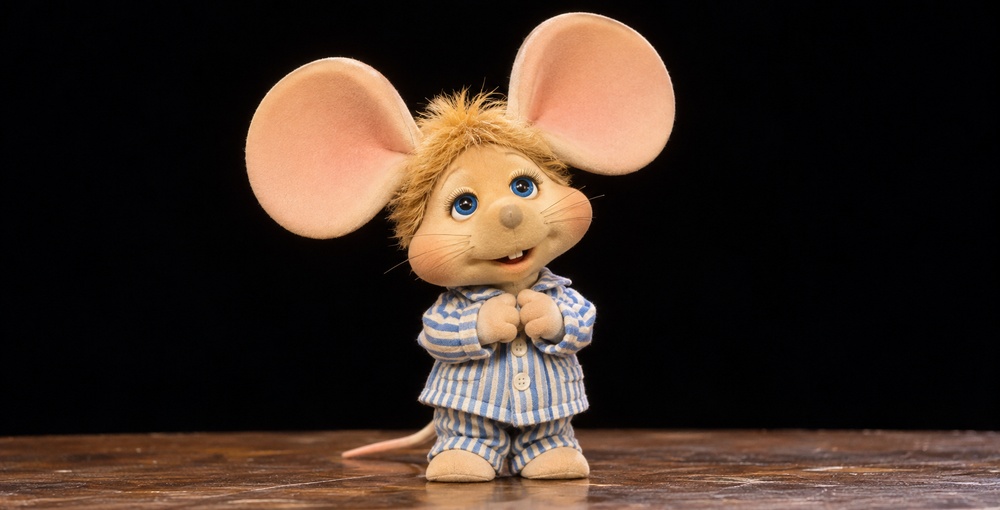 Homenaje a Peppino Mazzullo, fallecido a los 100 años, quien dio voz a Topo Gigio entre 1961 y 2006 y acompañó la infancia de generaciones.