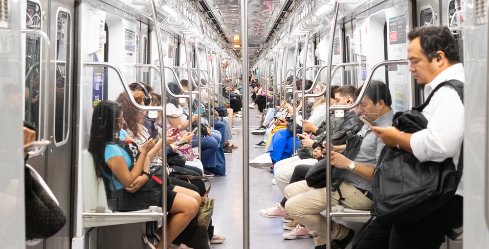 Pasajeros en una formación del subte porteño, para la nota sobre la inversión prevista en el presupuesto 2027.