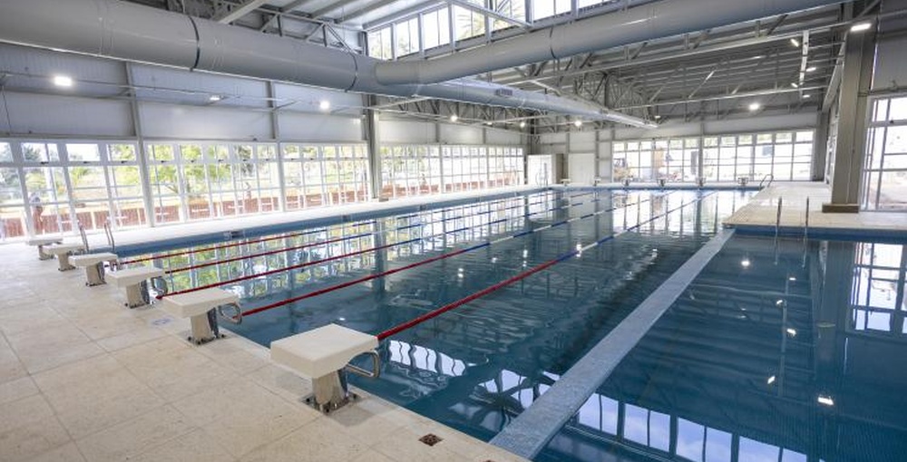 Nuevo complejo natatorio del Instituto Romero Brest en Núñez, con dos piletas climatizadas para la formación de docentes de Educación Física.